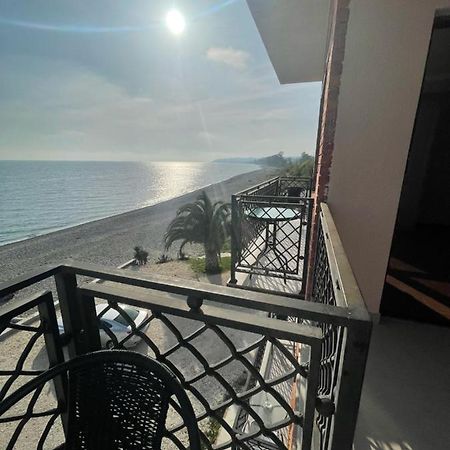 New Athos Leon Beach Hotel מראה חיצוני תמונה